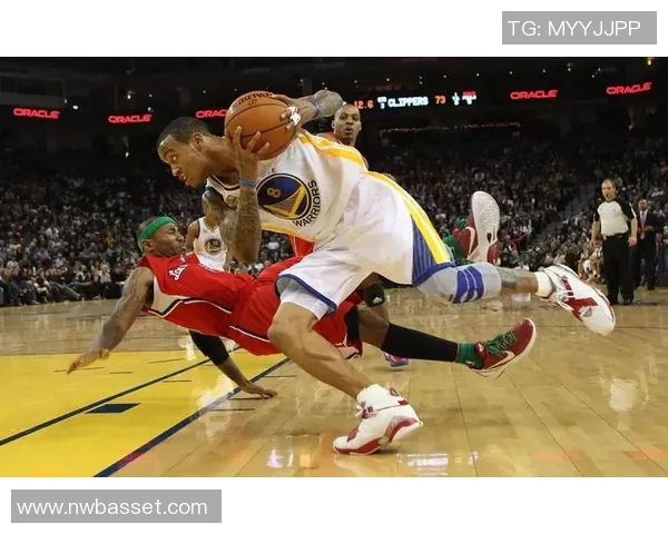 穿足球袜打篮球的NBA球星如何影响运动时尚与球场表现的结合