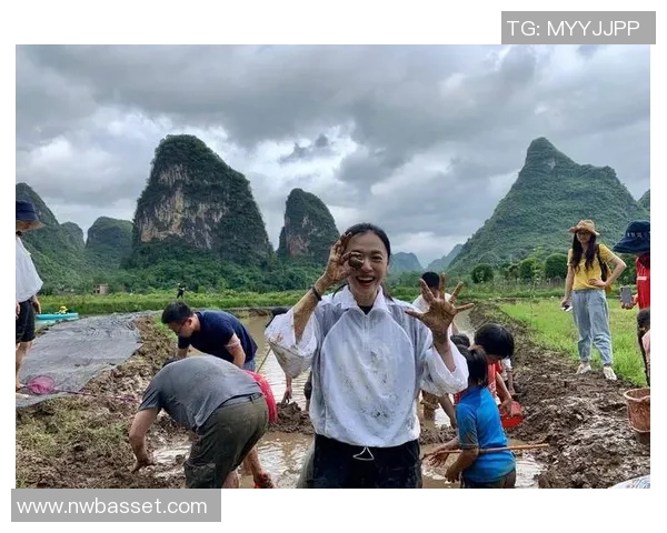 姚晨身高多少揭秘 男足明星背后的身高数据与成就分析 姚晨身高多少揭秘 男足明星背后的身高数据与成就分析