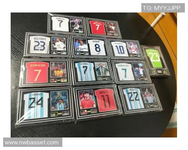 足球三十三号球星有哪些知名人物和他们的精彩表现解析 足球三十三号球星有哪些知名人物和他们的精彩表现解析